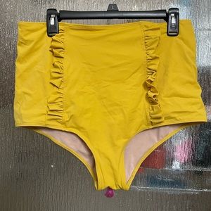 Kortni Jeane ruffle front swim bottoms